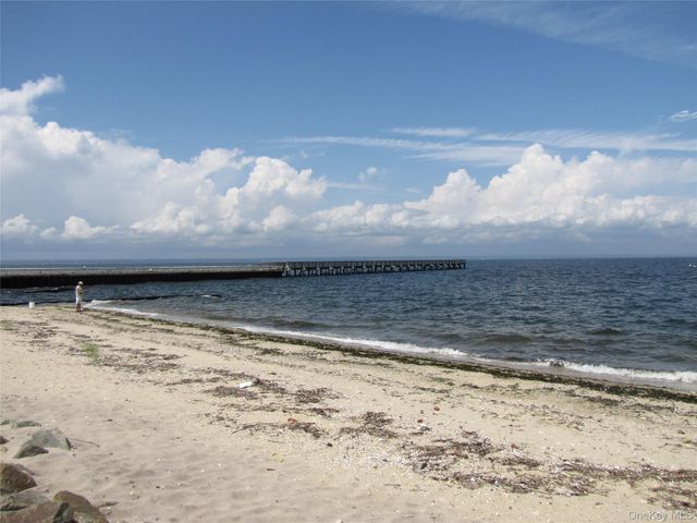 2 Seaman, Glen Cove, NY 11542