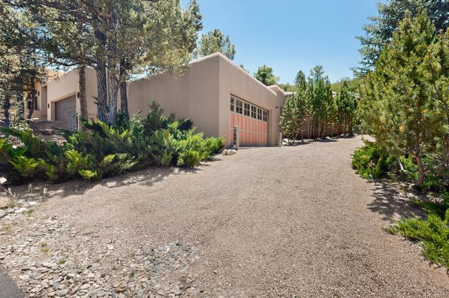 1404 Tesuque Creek Road, Santa Fe, NM 87501