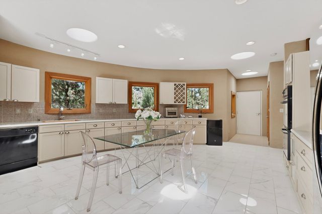 1404 Tesuque Creek Road, Santa Fe, NM 87501