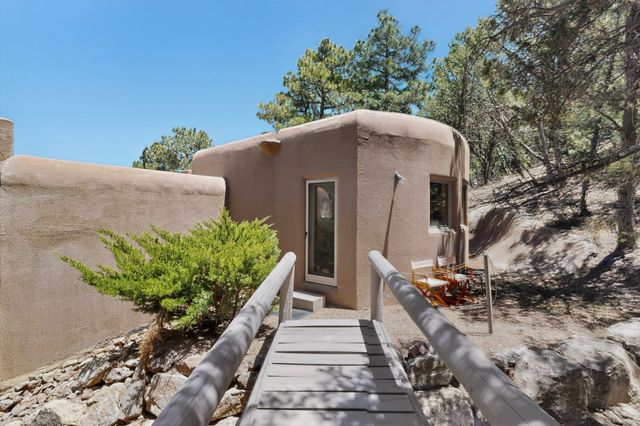 1404 Tesuque Creek Road, Santa Fe, NM 87501