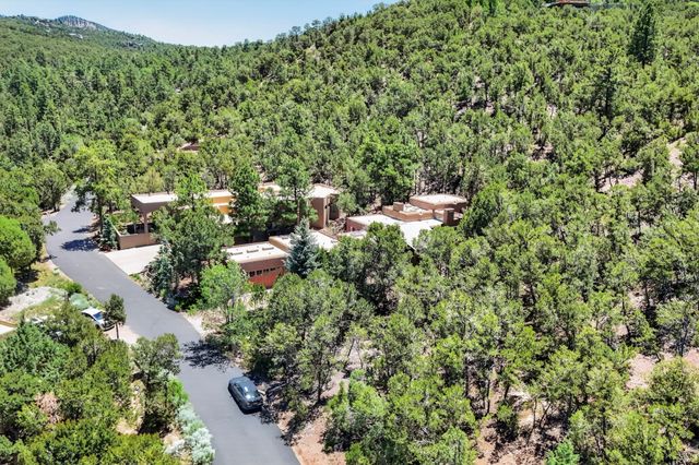 1404 Tesuque Creek Road, Santa Fe, NM 87501