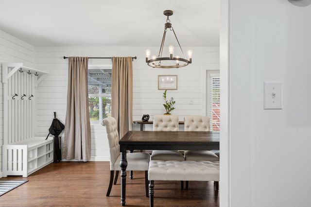 205 NW Baker Avenue, Fort Walton Beach, FL 32548