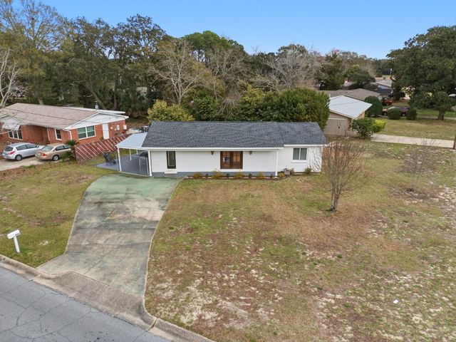 205 NW Baker Avenue, Fort Walton Beach, FL 32548