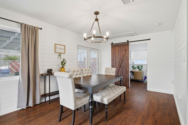 205 NW Baker Avenue, Fort Walton Beach, FL 32548