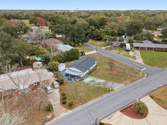 205 NW Baker Avenue, Fort Walton Beach, FL 32548