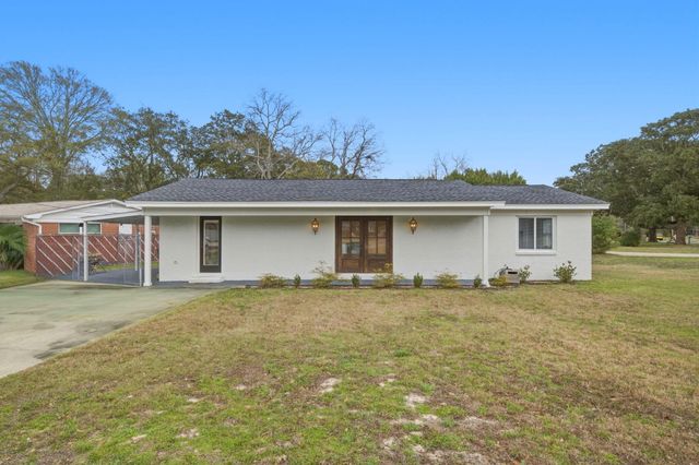 205 NW Baker Avenue, Fort Walton Beach, FL 32548