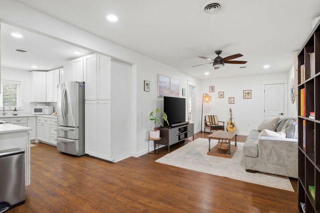 205 NW Baker Avenue, Fort Walton Beach, FL 32548