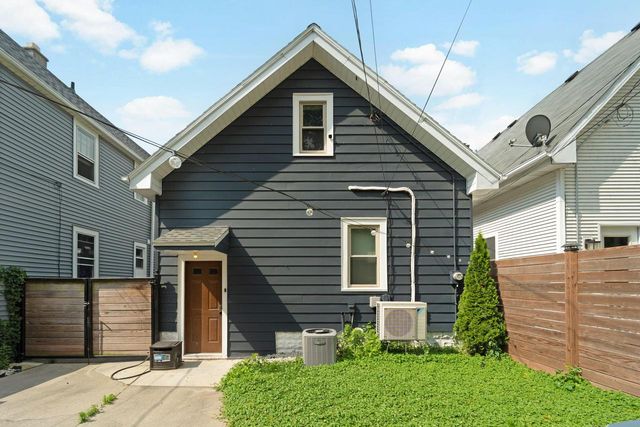 2978 S Delaware AVENUE, Milwaukee, WI 53207