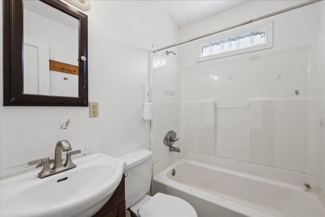 2502 S Victoria Ave, Wichita, KS 67216