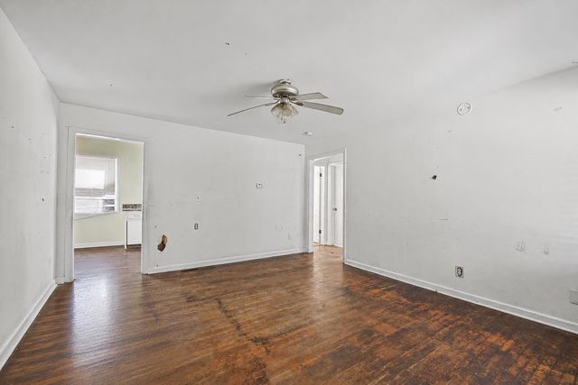 2502 S Victoria Ave, Wichita, KS 67216
