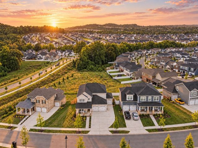 582 Gingerwood Ln, Hendersonville, TN 37075
