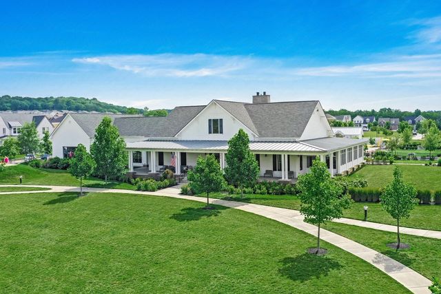 582 Gingerwood Ln, Hendersonville, TN 37075