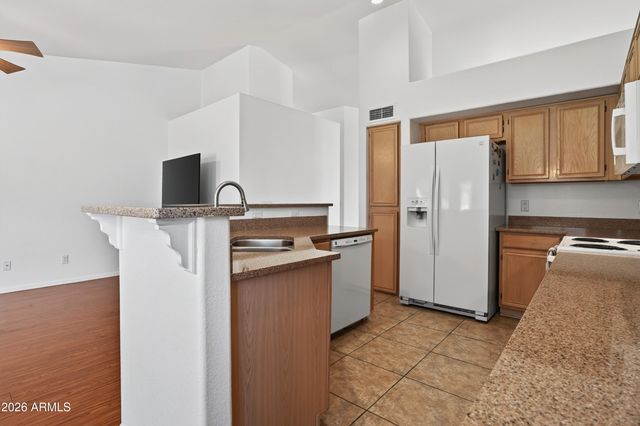 7439 W LOUISE Drive, Glendale, AZ 85310
