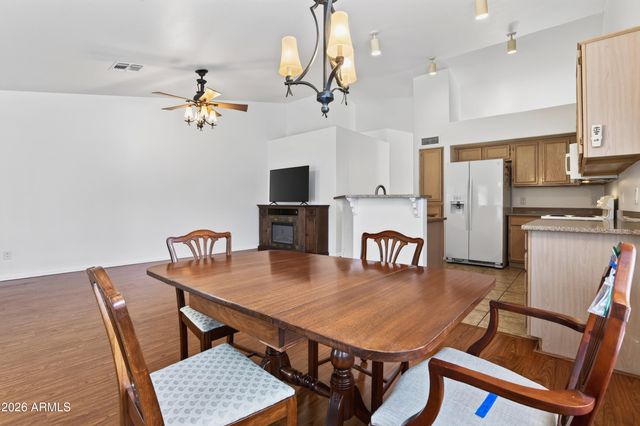 7439 W LOUISE Drive, Glendale, AZ 85310