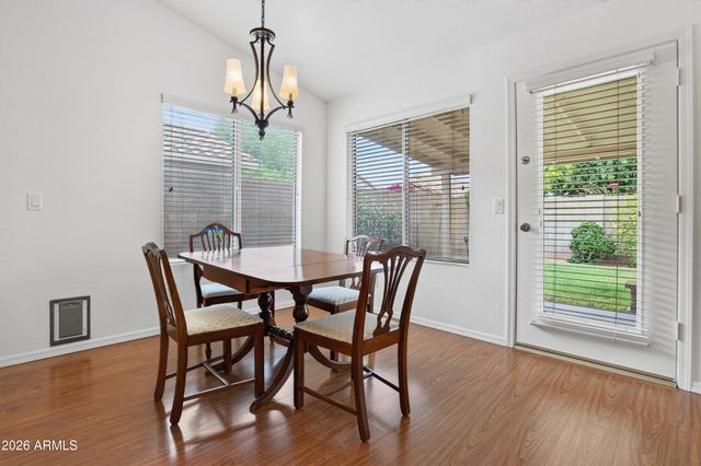 7439 W LOUISE Drive, Glendale, AZ 85310