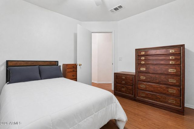 7439 W LOUISE Drive, Glendale, AZ 85310