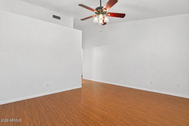 7439 W LOUISE Drive, Glendale, AZ 85310