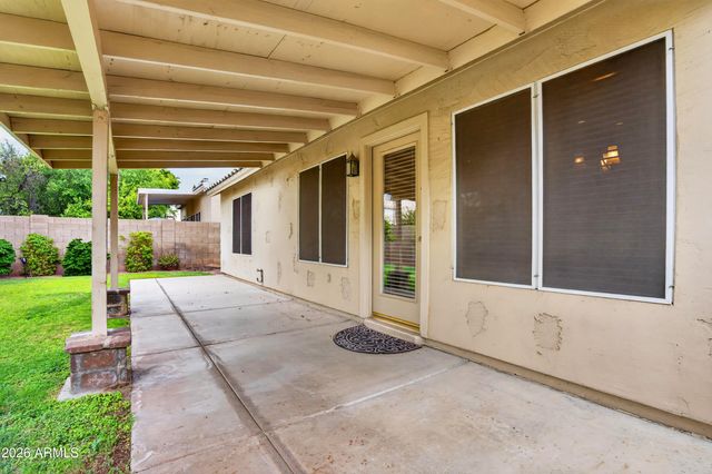 7439 W LOUISE Drive, Glendale, AZ 85310