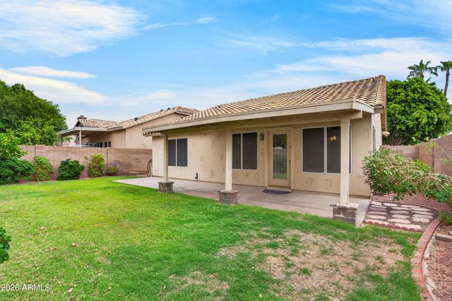 7439 W LOUISE Drive, Glendale, AZ 85310