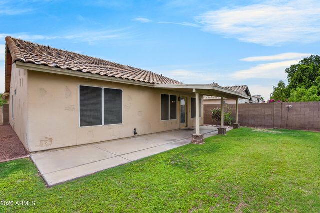 7439 W LOUISE Drive, Glendale, AZ 85310