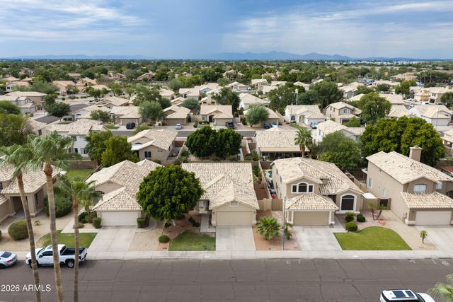 7439 W LOUISE Drive, Glendale, AZ 85310