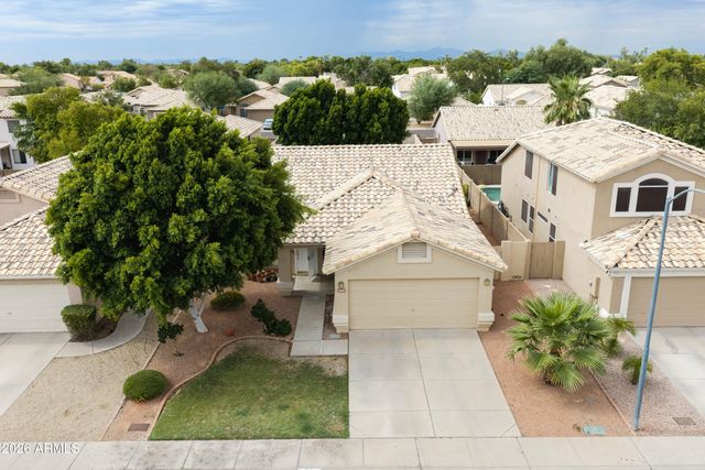 7439 W LOUISE Drive, Glendale, AZ 85310