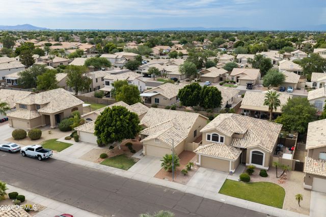 7439 W LOUISE Drive, Glendale, AZ 85310