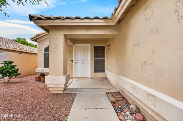 7439 W LOUISE Drive, Glendale, AZ 85310