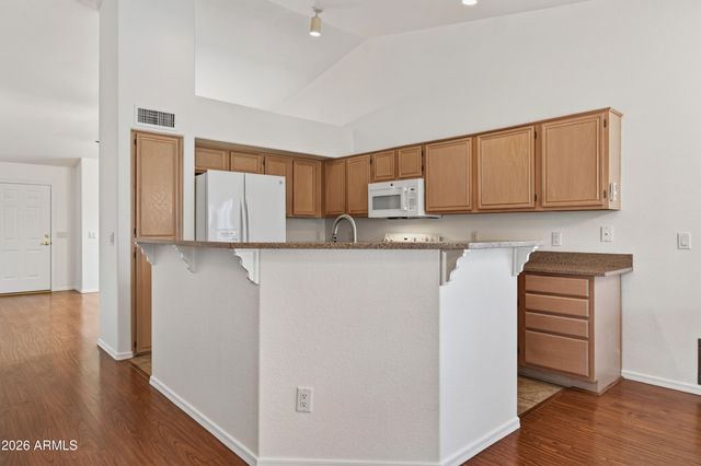 7439 W LOUISE Drive, Glendale, AZ 85310