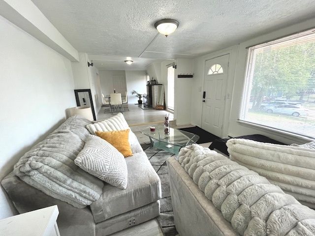 1 NE Circle Drive, Joliet, IL 60433