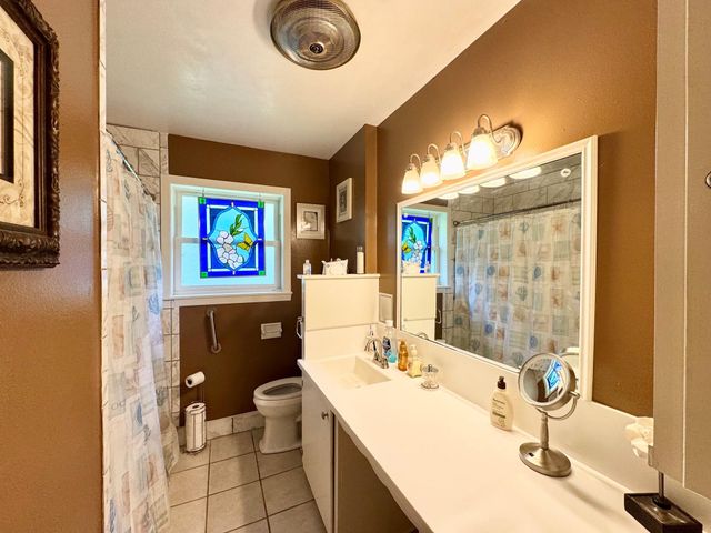 208 Robinhood Circle, Crockett, TX 75835