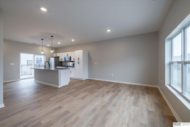 5402 S 207 Court, Elkhorn, NE 68022