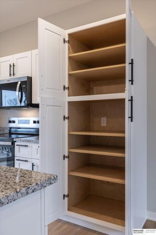 5402 S 207 Court, Elkhorn, NE 68022