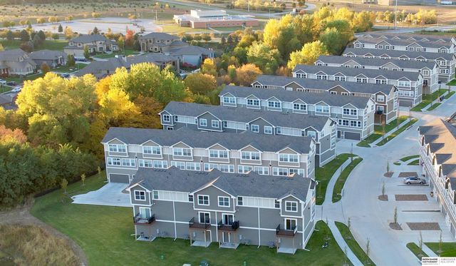 5402 S 207 Court, Elkhorn, NE 68022