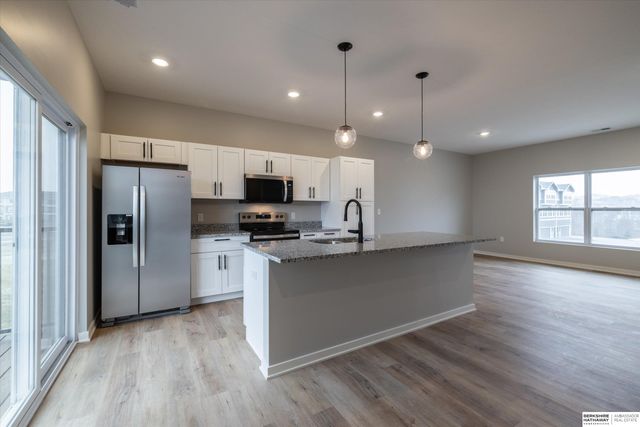5402 S 207 Court, Elkhorn, NE 68022