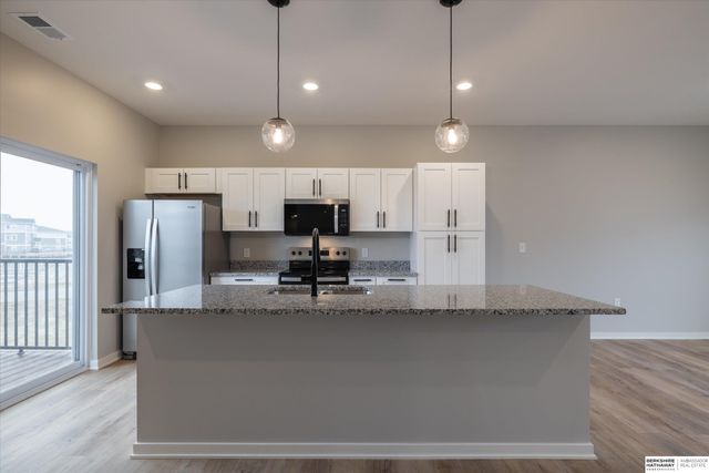 5402 S 207 Court, Elkhorn, NE 68022