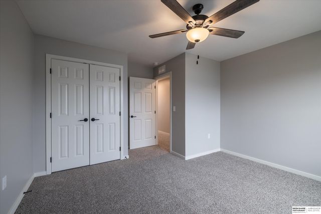 5402 S 207 Court, Elkhorn, NE 68022