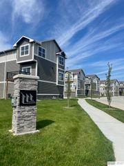 5402 S 207 Court, Elkhorn, NE 68022