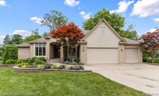20403 Robinway Drive, Clinton Township, MI 48036