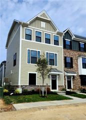 111 Hollow Oak Drive, Coraopolis, PA 15108