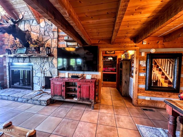 1902 Bluff Ridge Road, Sevierville, TN 37876