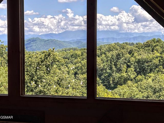 1902 Bluff Ridge Road, Sevierville, TN 37876