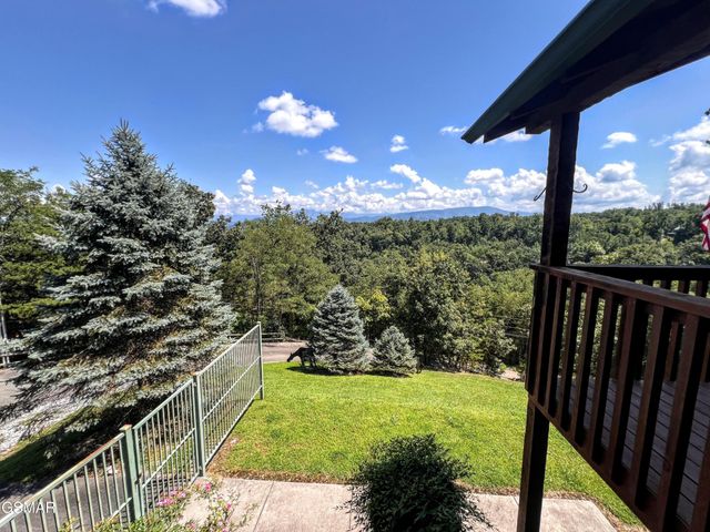 1902 Bluff Ridge Road, Sevierville, TN 37876