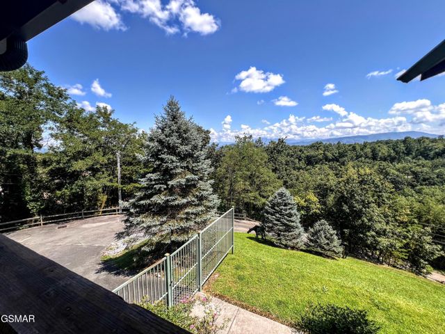 1902 Bluff Ridge Road, Sevierville, TN 37876