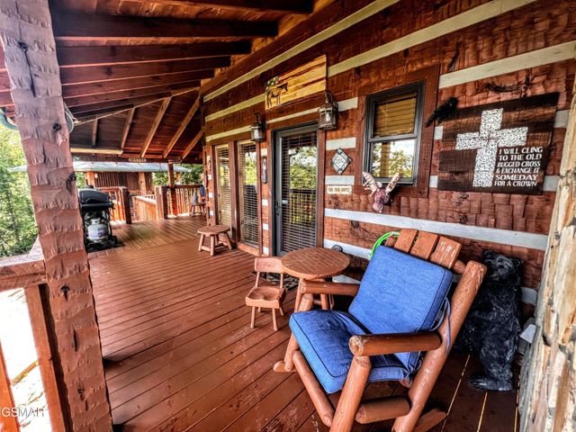 1902 Bluff Ridge Road, Sevierville, TN 37876