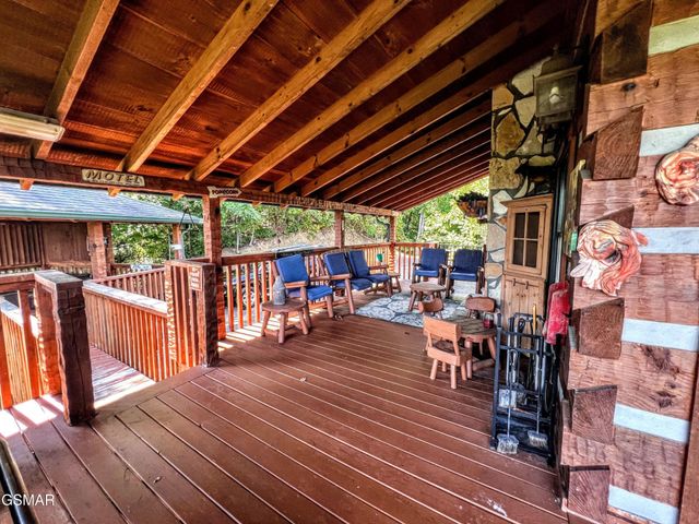 1902 Bluff Ridge Road, Sevierville, TN 37876