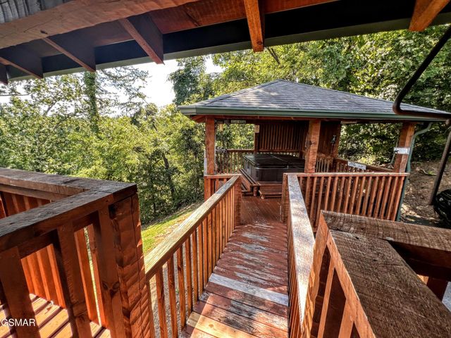 1902 Bluff Ridge Road, Sevierville, TN 37876