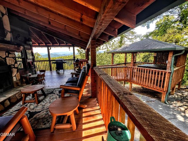 1902 Bluff Ridge Road, Sevierville, TN 37876