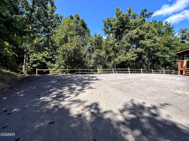 1902 Bluff Ridge Road, Sevierville, TN 37876