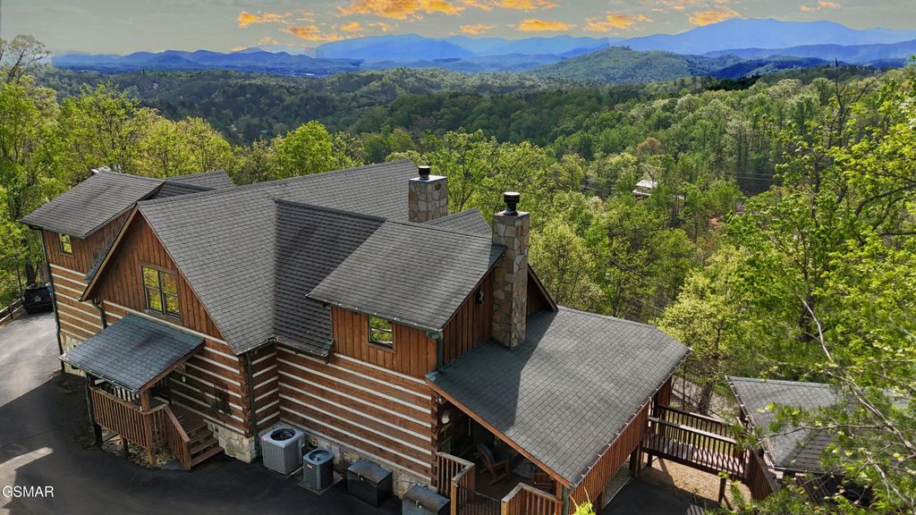 1902 Bluff Ridge Road, Sevierville, TN 37876